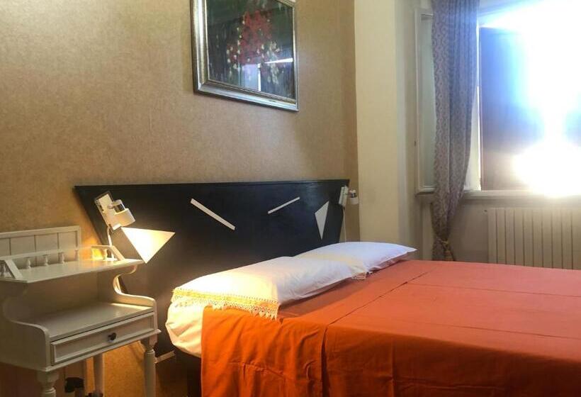 Номер Стандарт Индивидуальный Совместная Ванная, La Finestra Sul Fiume