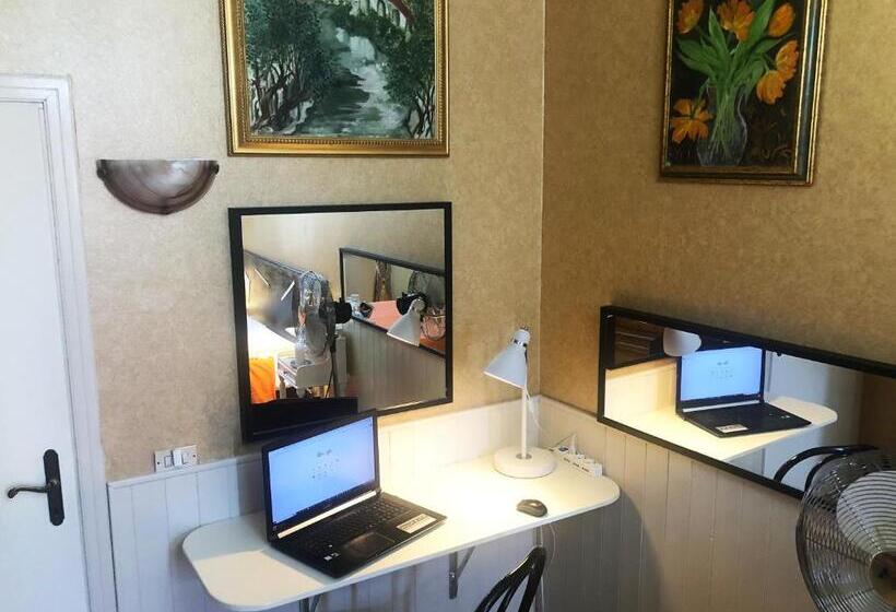 Номер Стандарт Индивидуальный Совместная Ванная, La Finestra Sul Fiume