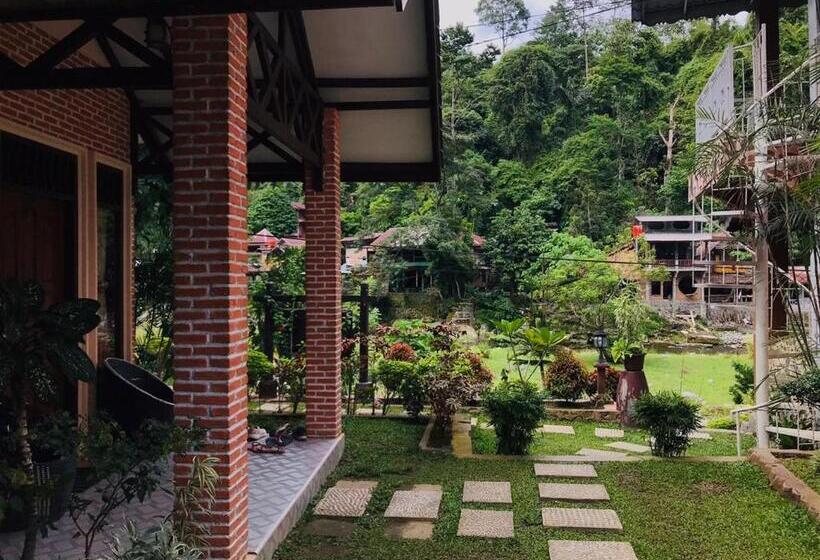 Deluxe-huone, Thomas  Retreat Bukit Lawang