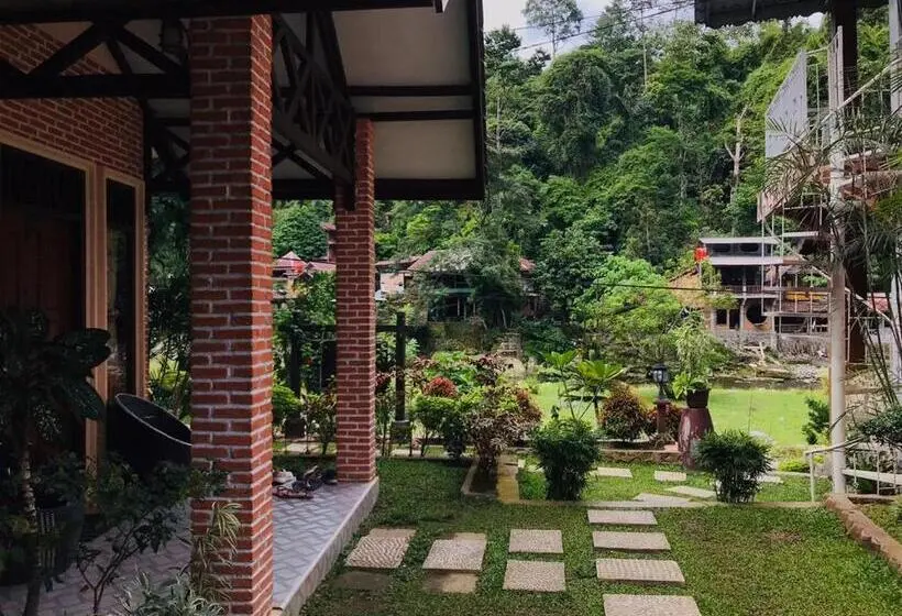 Deluxe-huone, Thomas  Retreat Bukit Lawang