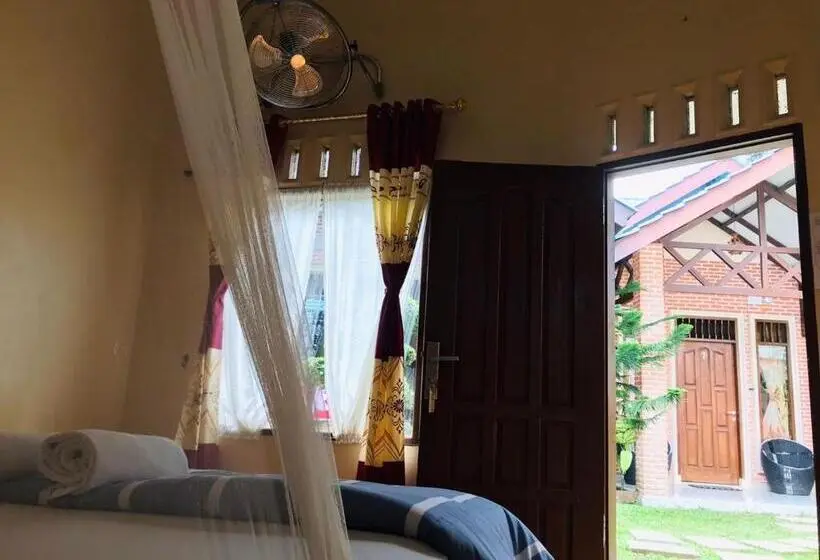 Economy-huone, Thomas  Retreat Bukit Lawang
