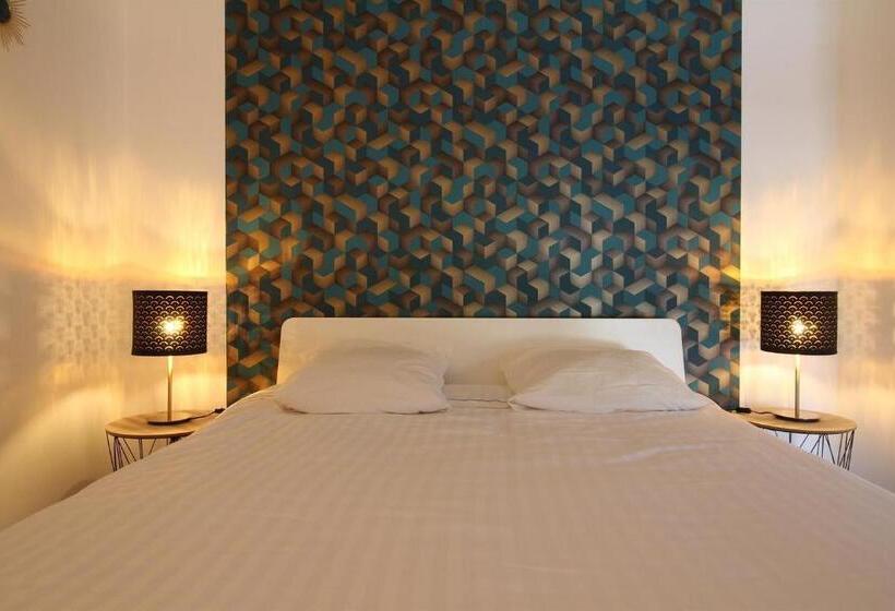 プールビュースタンダードルーム, Le Colombier