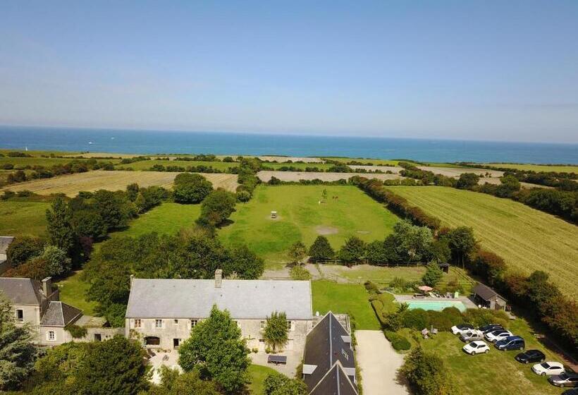 带花园景观的标准工作室, Studio Des Perriots