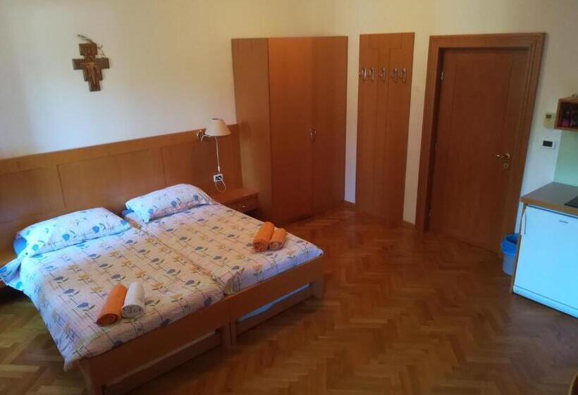 آپارتمان 1 خوابه با چشمانداز باغ, Hostel Sveta Ana