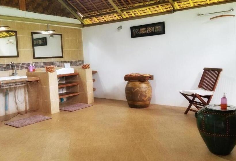 جناح عائلي, Sang Tong Huts