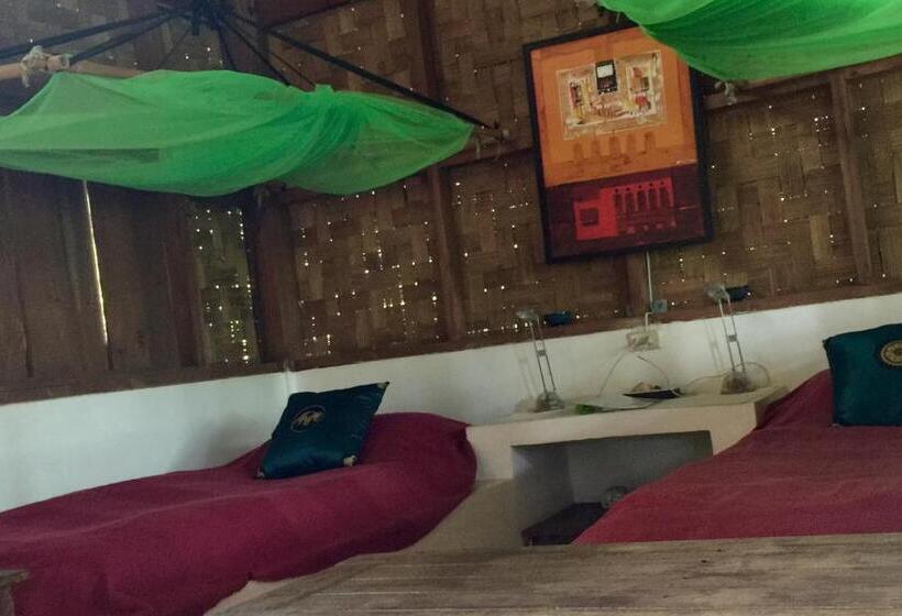 غرفة قياسية, Sang Tong Huts