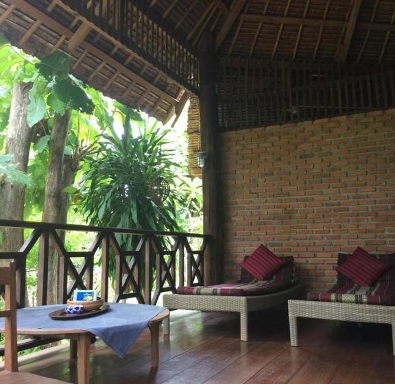 キングサイズベッドのスタンダードルーム, Sang Tong Huts