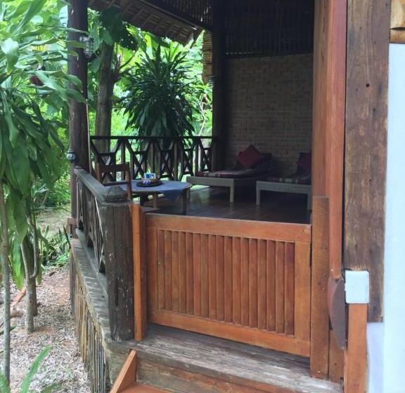 غرفة قياسية سرير كينج, Sang Tong Huts