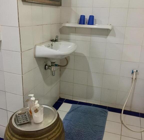 キングサイズベッドのスタンダードルーム, Sang Tong Huts