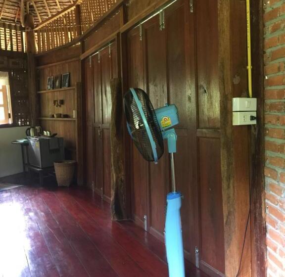 キングサイズベッドのスタンダードルーム, Sang Tong Huts