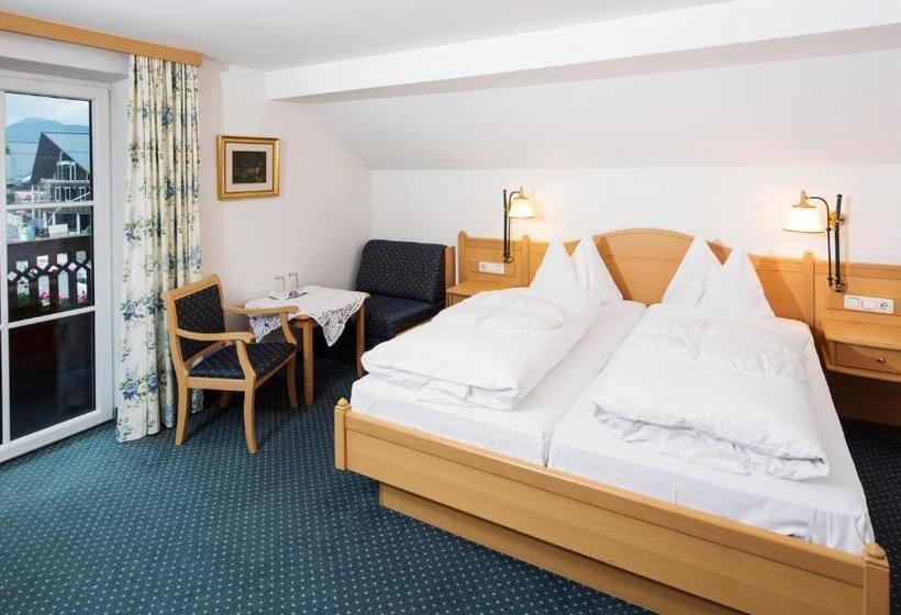 غرفة قياسية مزوَّدة بشُرفة, Pension Schiessling