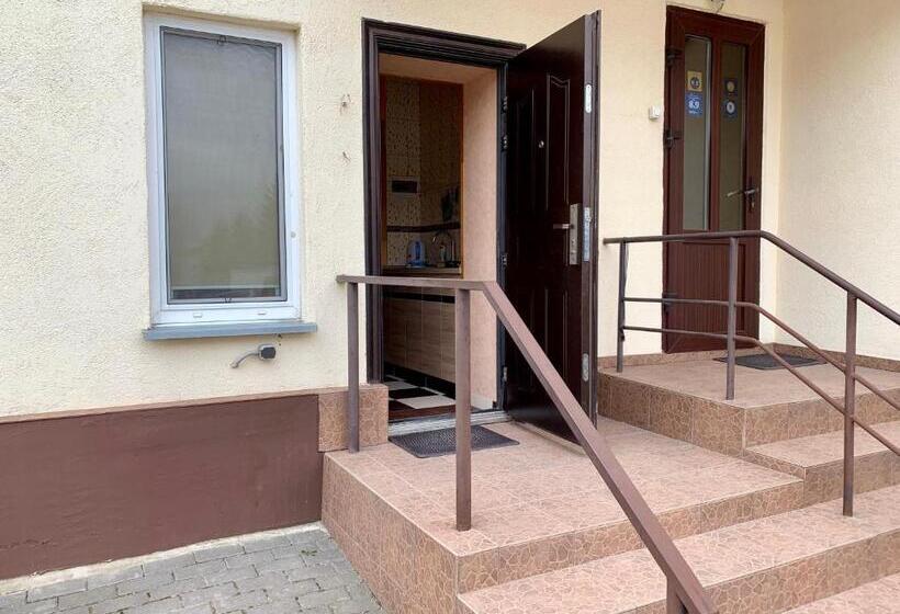 استودیوی استاندارد, Airovita Kambariai Nakvynei