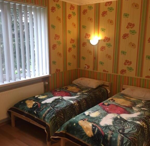 اتاق استاندارد سه نفره, Airovita Kambariai Nakvynei