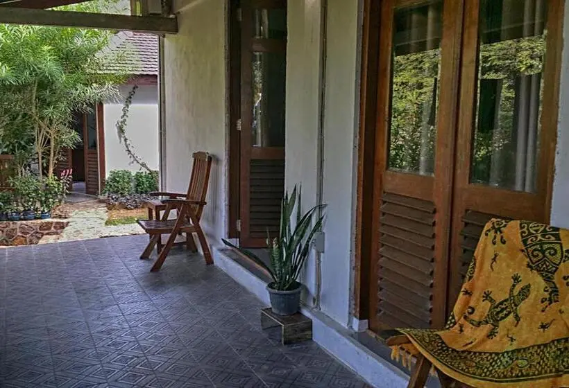 Chambre Deluxe avec Terrasse, Ayu Hotel Karimunjawa