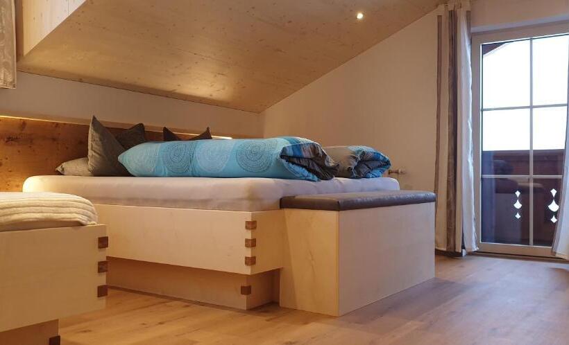 آپارتمان 2 خوابه, Pongitzerhof