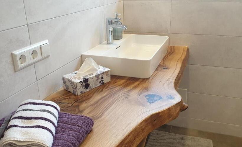 آپارتمان 2 خوابه, Pongitzerhof