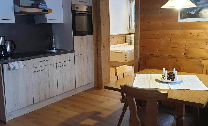 آپارتمان 2 خوابه, Pongitzerhof