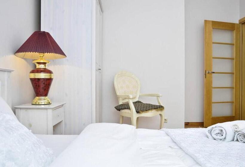 اتاق استاندارد با سرویس بهداشتی مشترک, Irena Family House