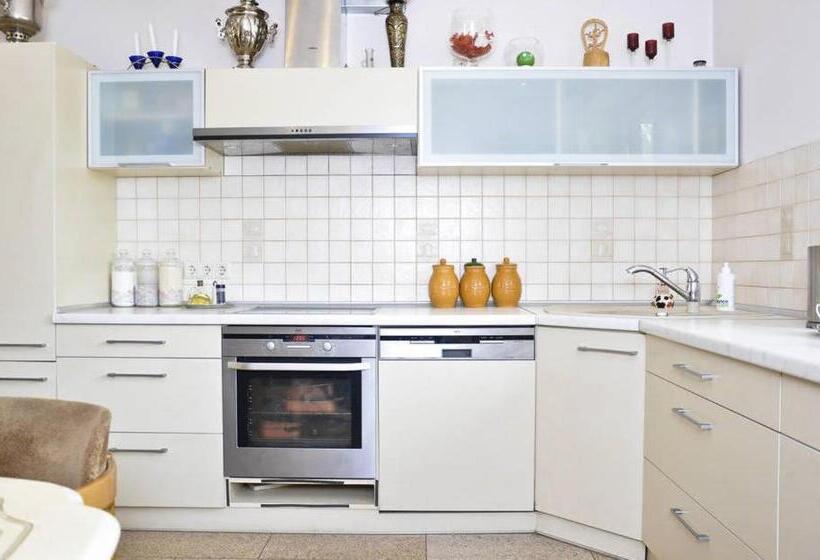 اتاق استاندارد با سرویس بهداشتی مشترک, Irena Family House