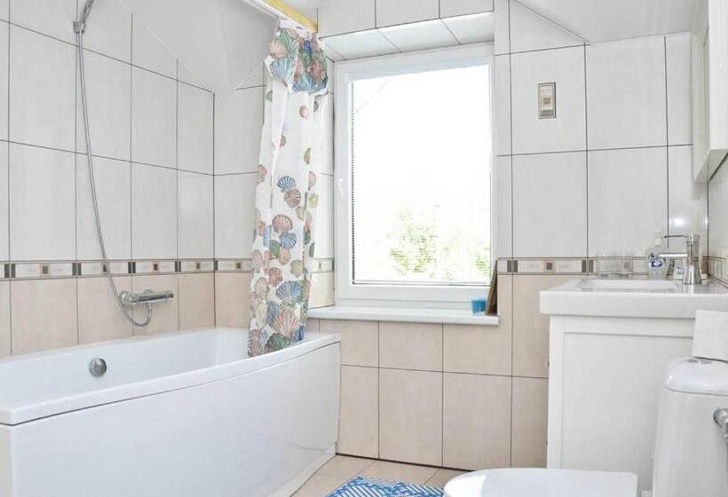 اتاق استاندارد با سرویس بهداشتی مشترک, Irena Family House