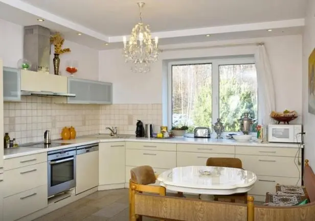 استودیوی استاندارد, Irena Family House