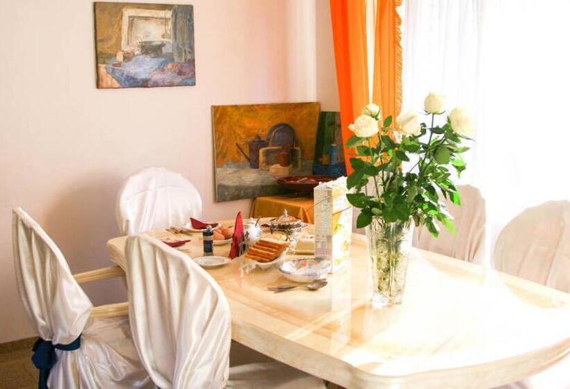 اتاق خانوادگی, Irena Family House