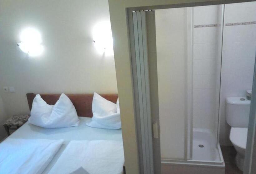 标准间, Penzion Janata