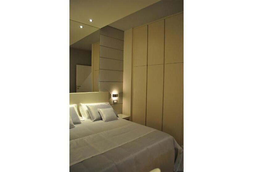 スタンダードルーム, B&b Diamante Raro