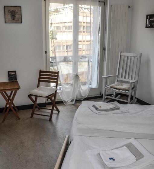 Номер Стандарт с Балконом, B&b Im Herzen Von Biel