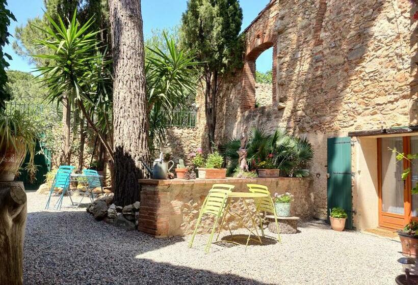 Номер Стандарт Вид на Сад, Mas Peu Del Causse