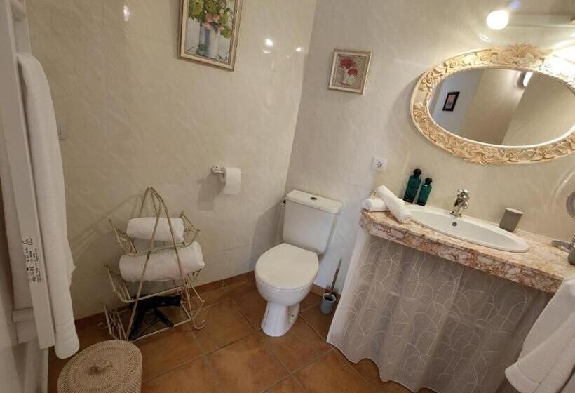 Номер Стандарт Вид на Сад, Mas Peu Del Causse