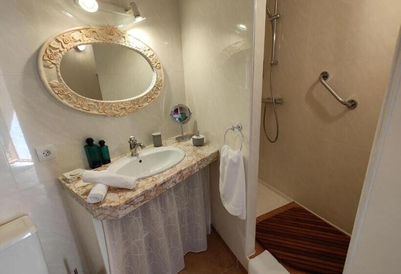 Номер Стандарт Вид на Сад, Mas Peu Del Causse