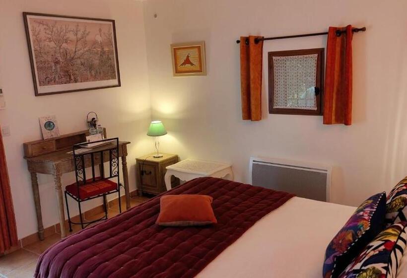 Номер Стандарт Вид на Сад, Mas Peu Del Causse