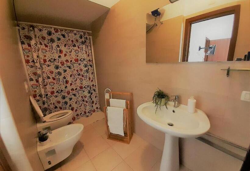 발코니가 있는 4인용 스탠다드 룸, Portantica