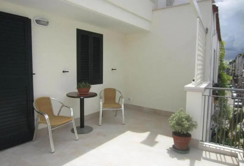 Suite with Terrace, Portantica