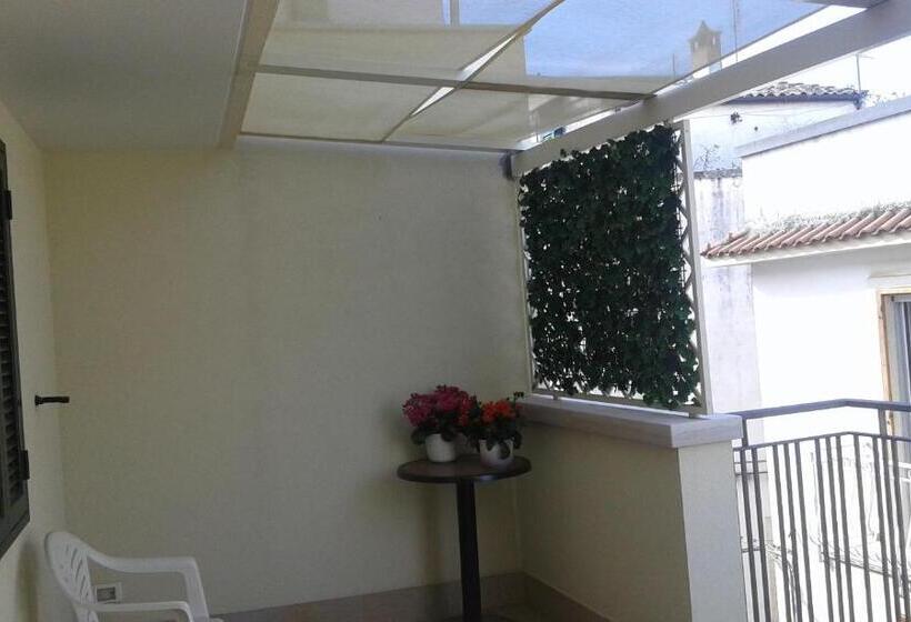 테라스 스위트, Portantica