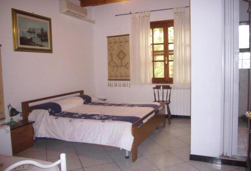 חדר סטנדרט לארבעה, Su Barroccu