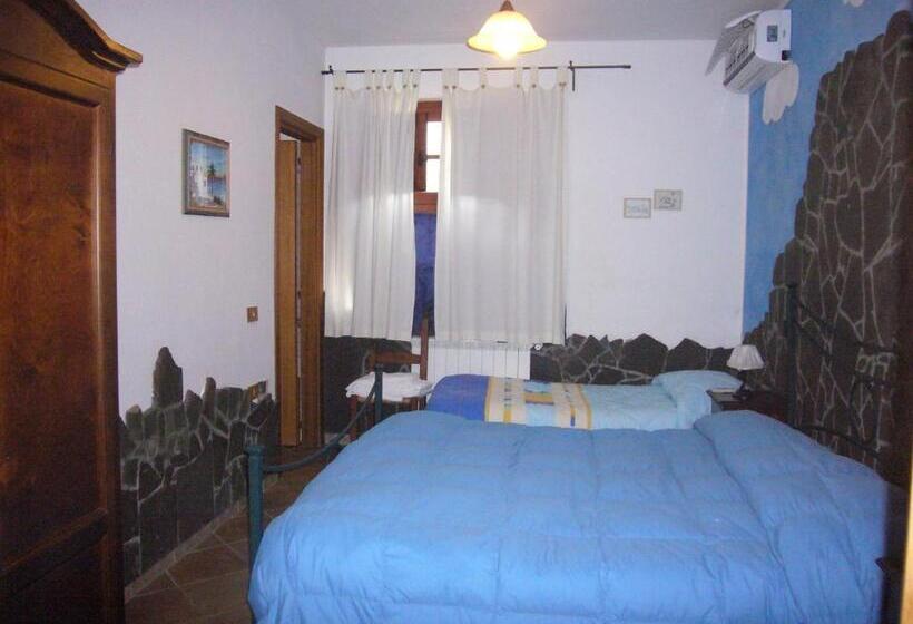 חדר סטנדרט לשלושה, Su Barroccu