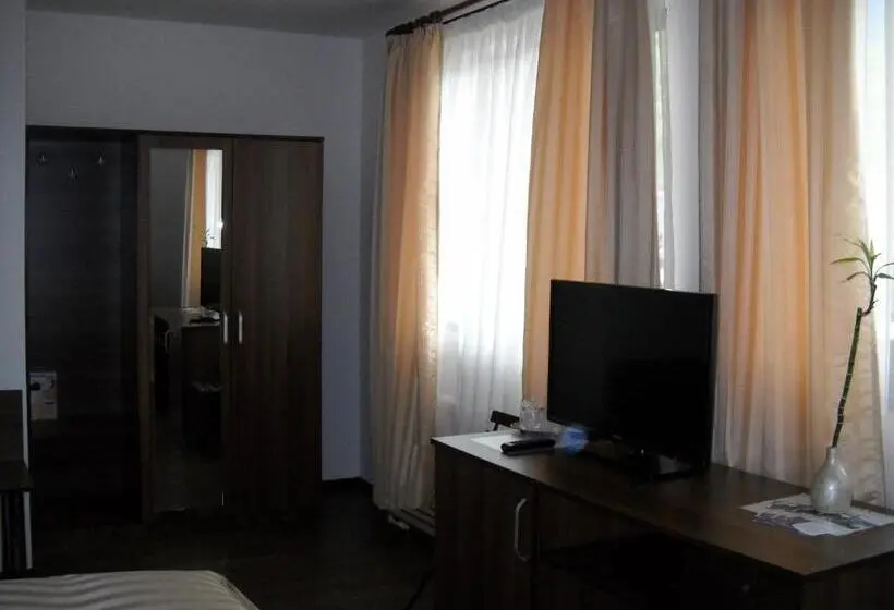 Pokój Trzyosobowy Standard z Balkonem, Casa Altfel
