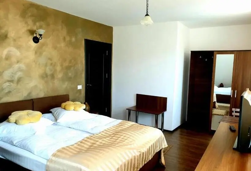 Pokój Trzyosobowy Standard z Balkonem, Casa Altfel