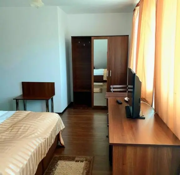 Pokój Trzyosobowy Standard z Balkonem, Casa Altfel