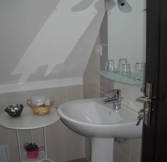 Suite, Casa Altfel