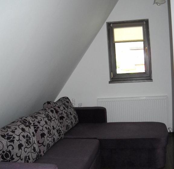 スイート, Casa Altfel