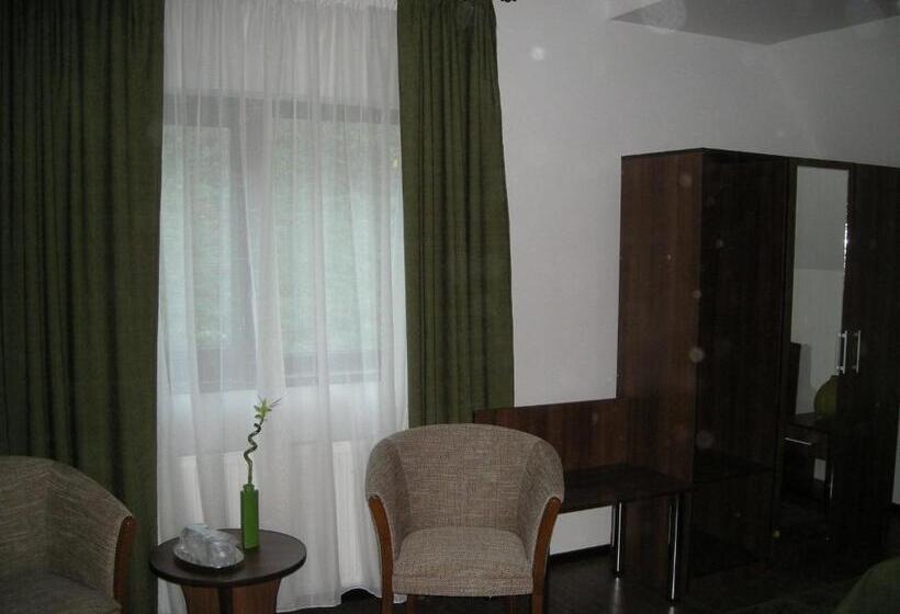 デラックストリプルルーム, Casa Altfel