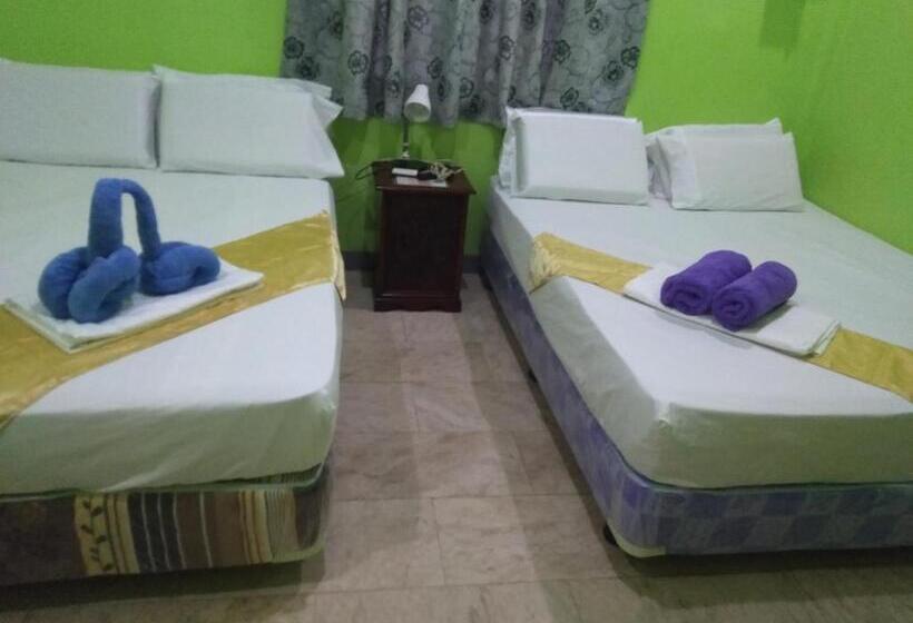 اتاق استاندارد چهار تخته, Sascha S Resort Oslob