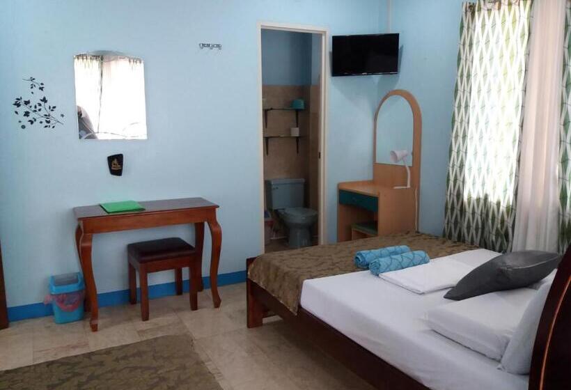 اتاق استاندارد چهار تخته, Sascha S Resort Oslob