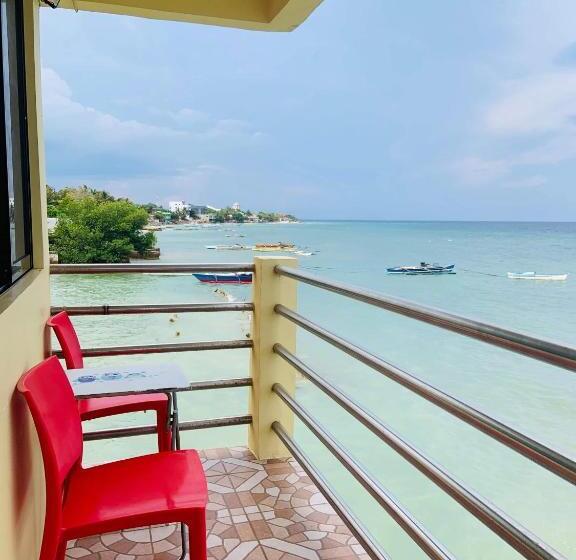 اتاق لوکس با بالکن و چشمانداز دریا, Sascha S Resort Oslob