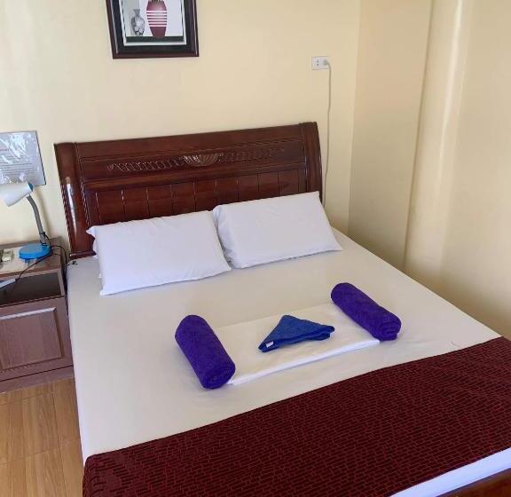 اتاق لوکس با بالکن و چشمانداز دریا, Sascha S Resort Oslob