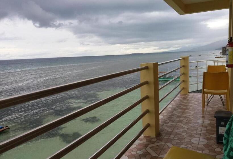 اتاق لوکس با بالکن و چشمانداز دریا, Sascha S Resort Oslob