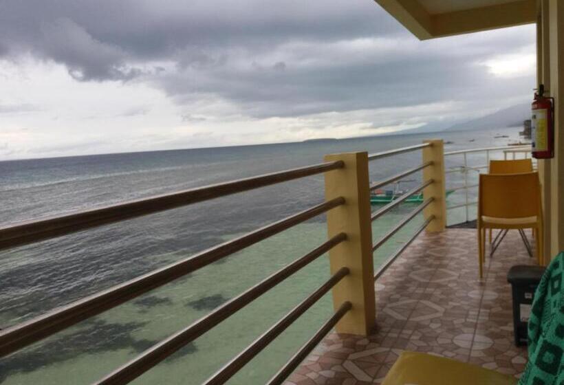 اتاق لوکس با بالکن و چشمانداز دریا, Sascha S Resort Oslob